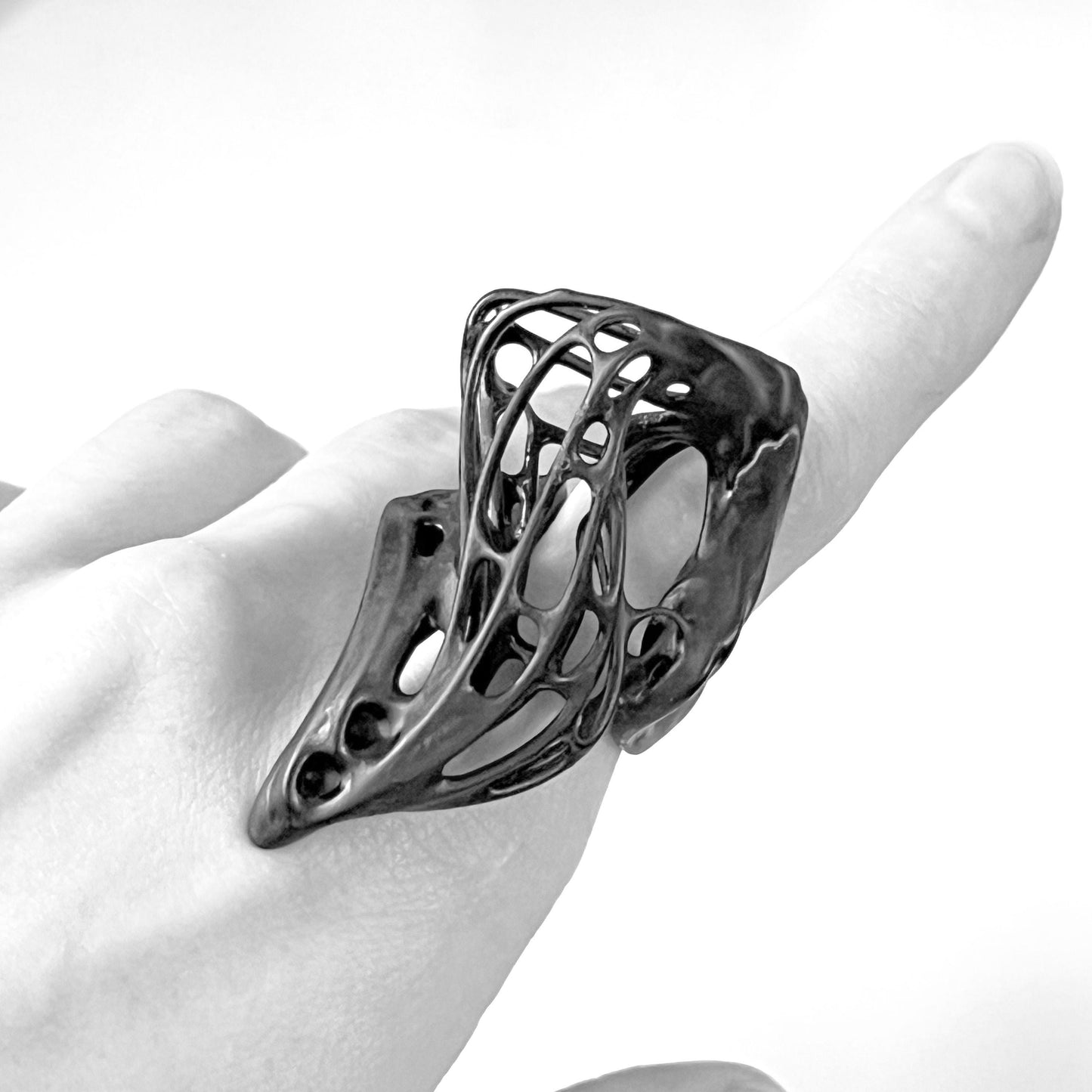 Cocoon Ring - BLACK RESIN