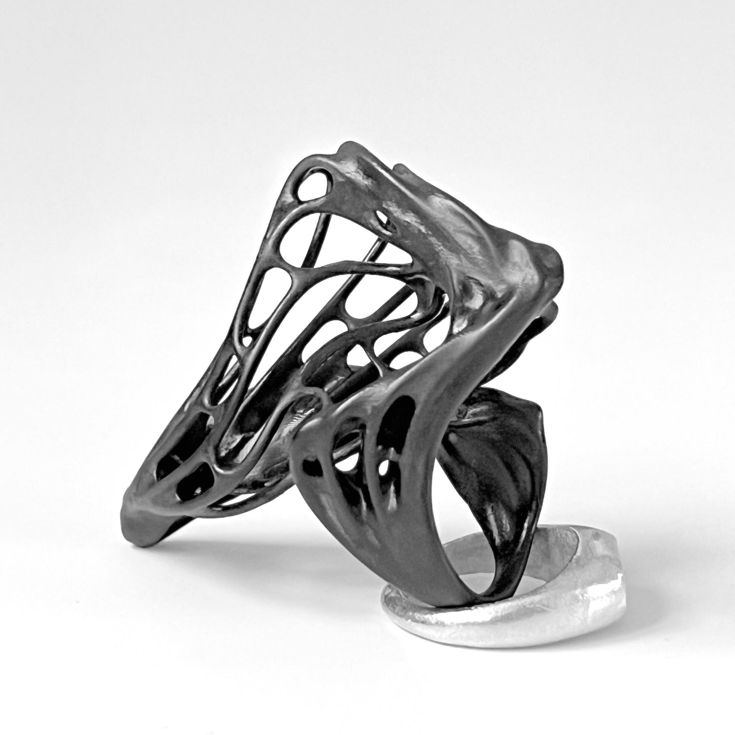 Cocoon Ring - BLACK RESIN